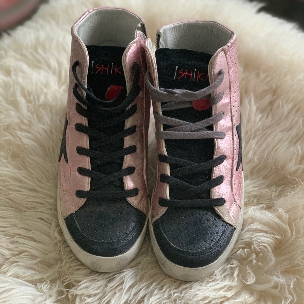 Ishikawa pink high top